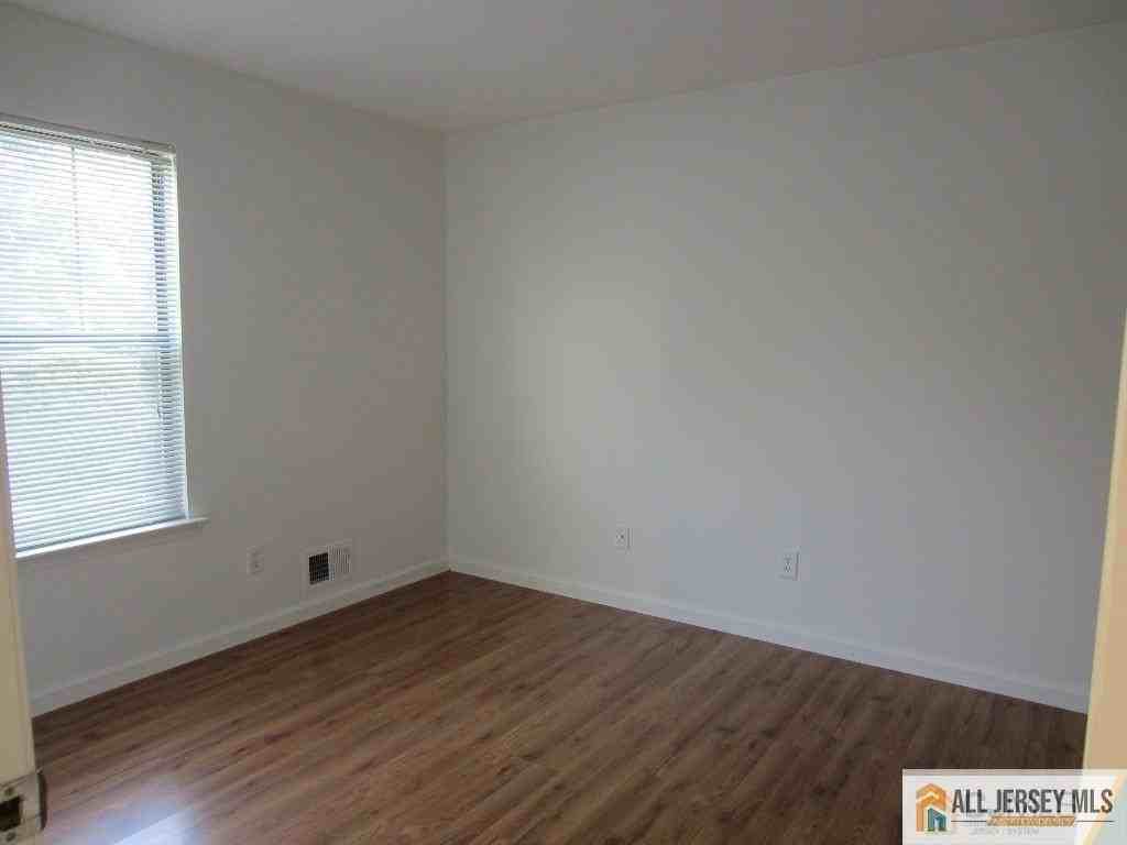46 Lear Ct - Photo 6 of 10