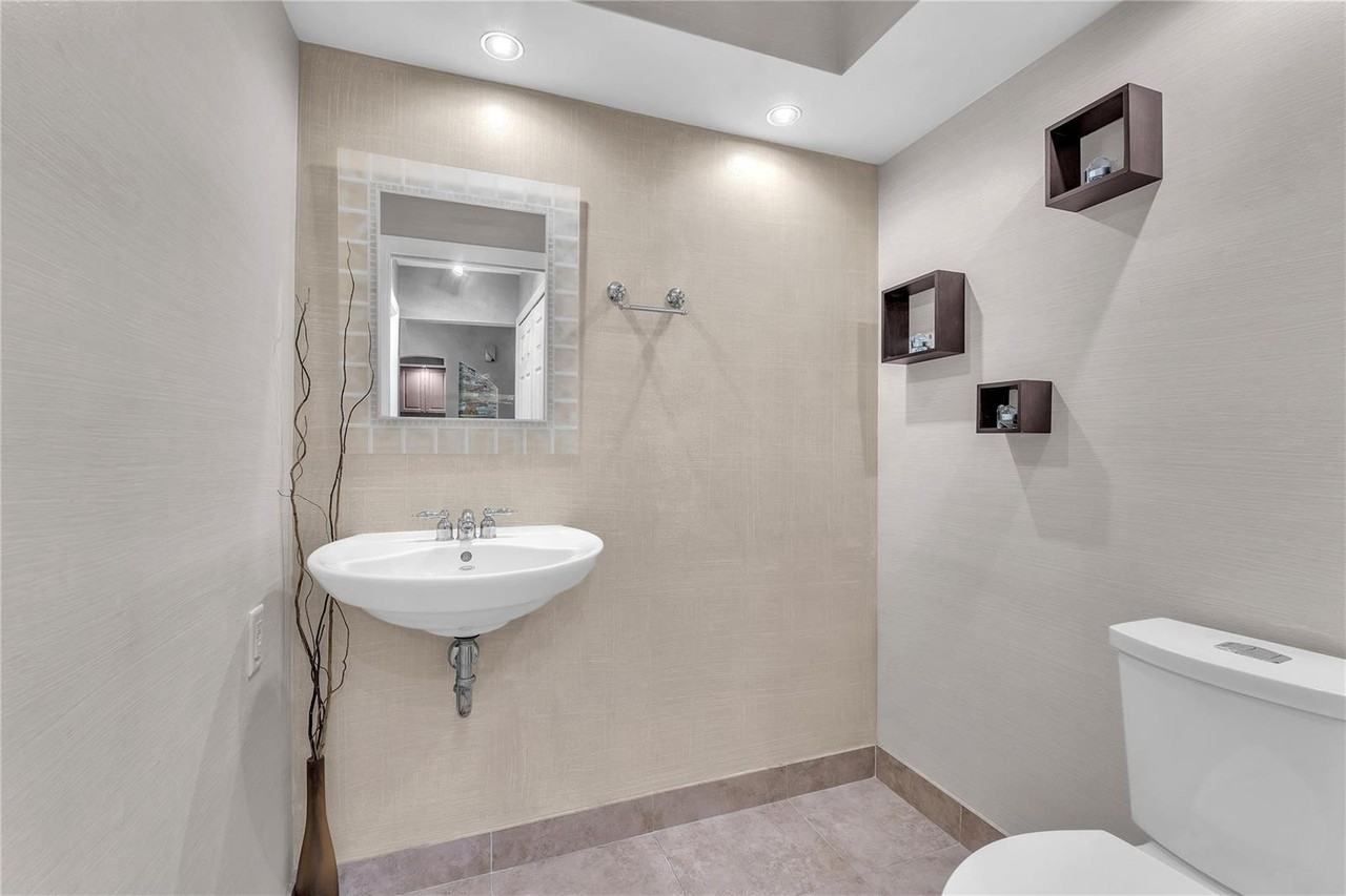 8407 Northwest 78th Court #8407 - Photo 6 of 11