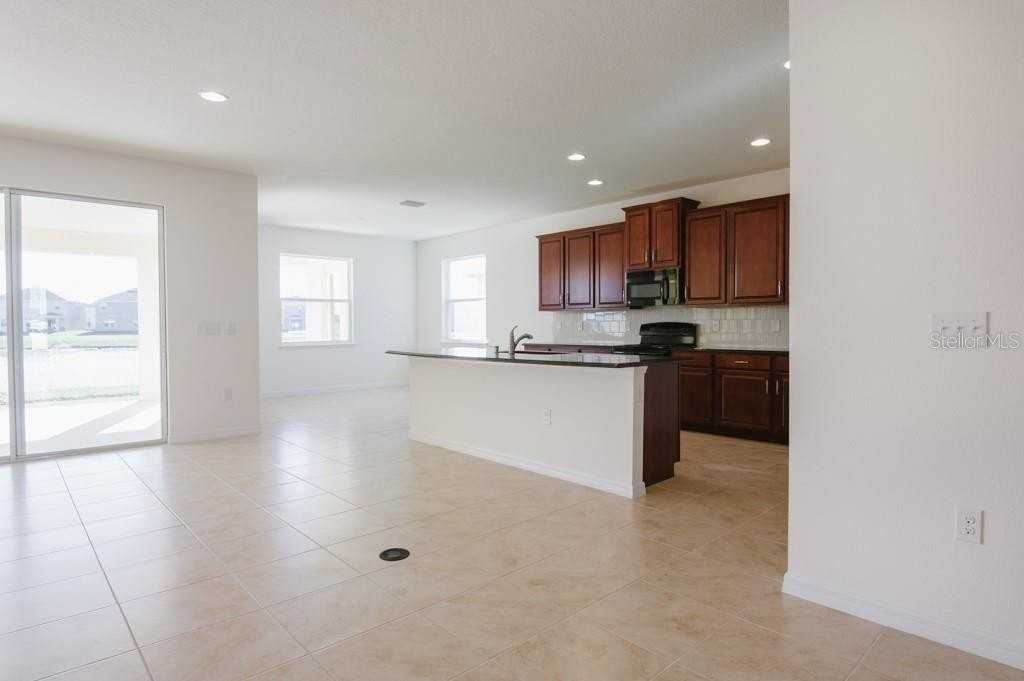 15543 Trinity Fall Way - Photo 5 of 11