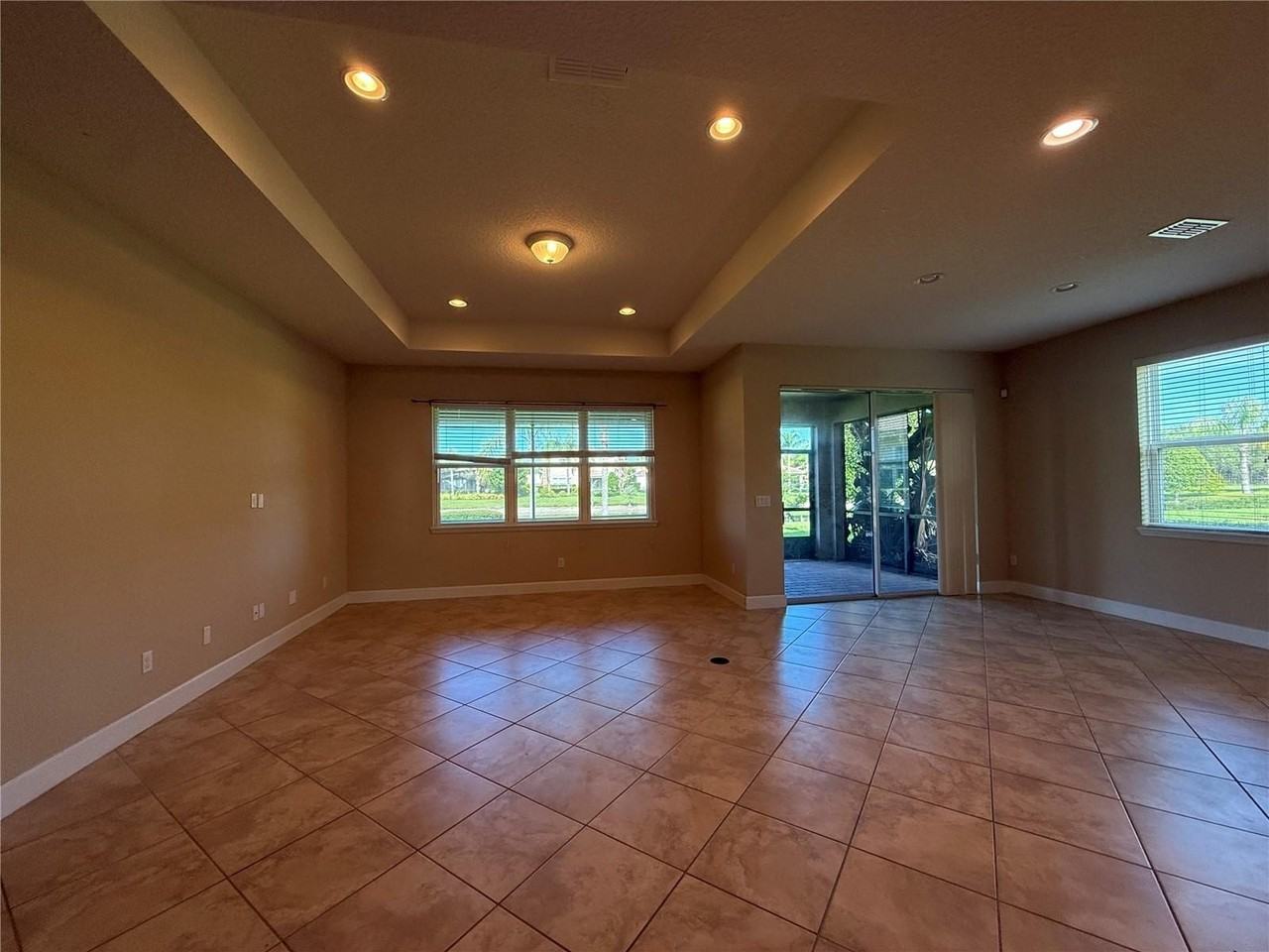 11934 Xenia Ln - Photo 4 of 40