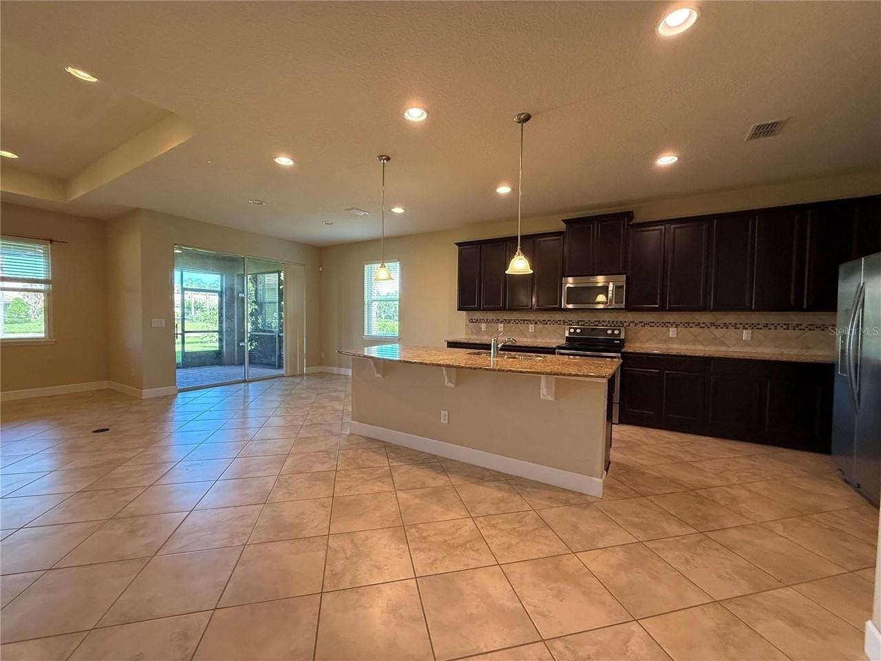 11934 Xenia Ln - Photo 6 of 40