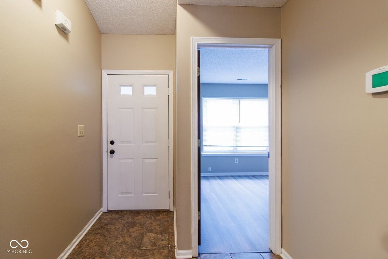 4119 Manasota Ct - Photo 2 of 24