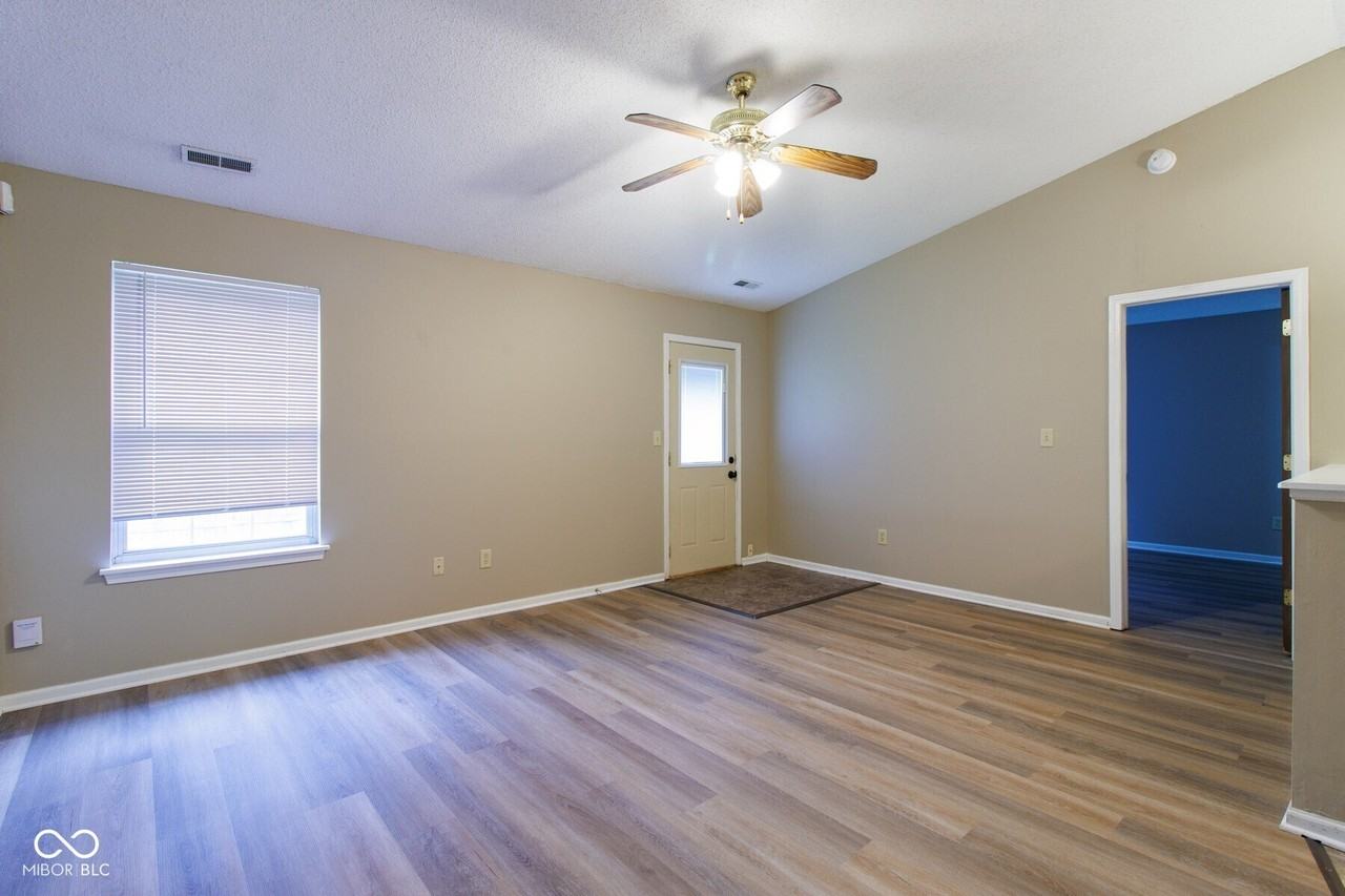 4119 Manasota Ct - Photo 3 of 24