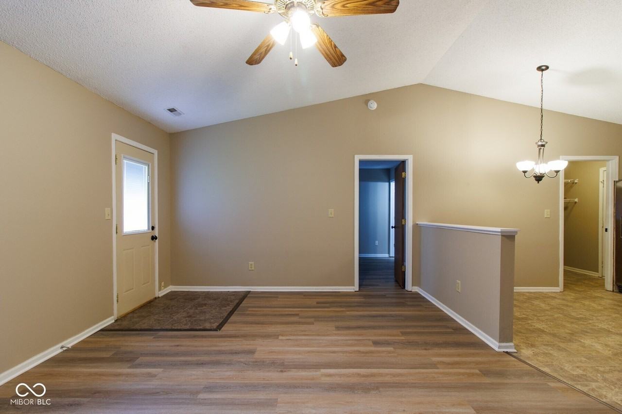 4119 Manasota Ct - Photo 4 of 24