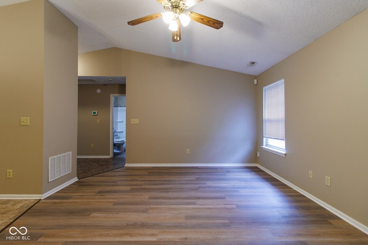 4119 Manasota Ct - Photo 5 of 24