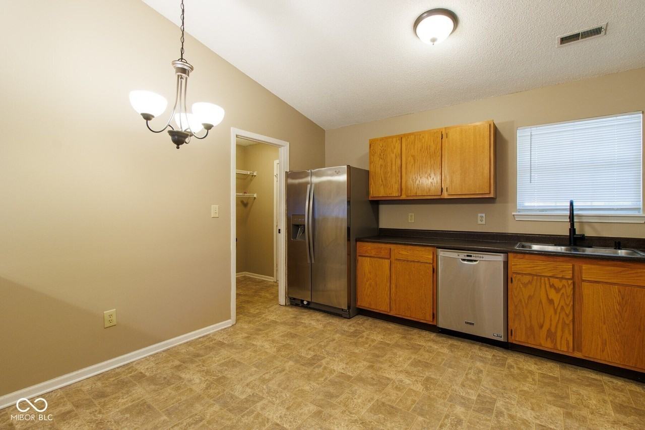 4119 Manasota Ct - Photo 7 of 24