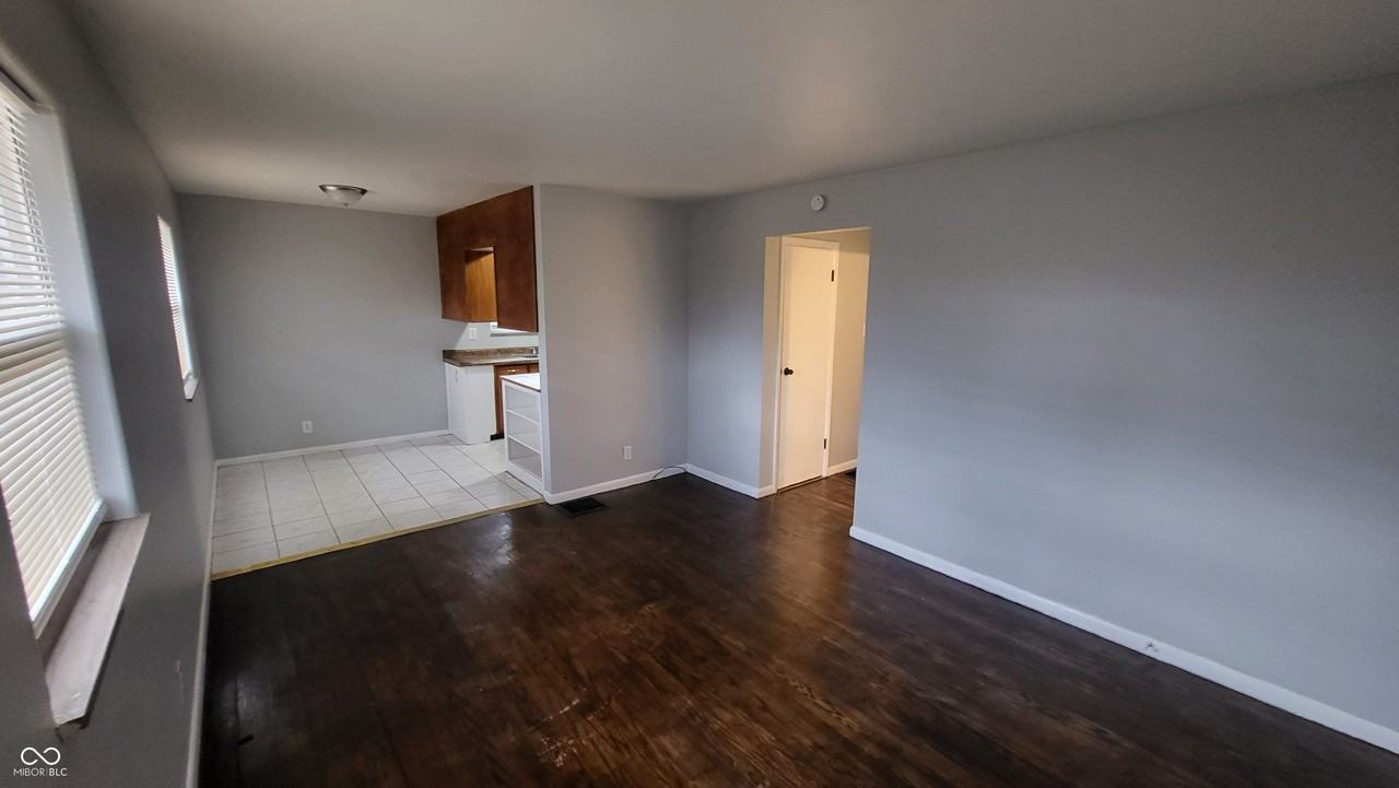 1450 Campbell Ave - Photo 3 of 15