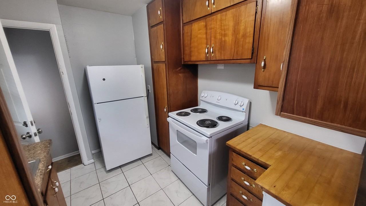 1450 Campbell Ave - Photo 5 of 15