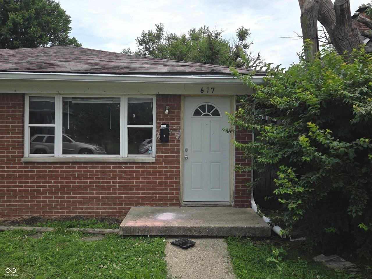 617 N Oxford St - Photo 2 of 4