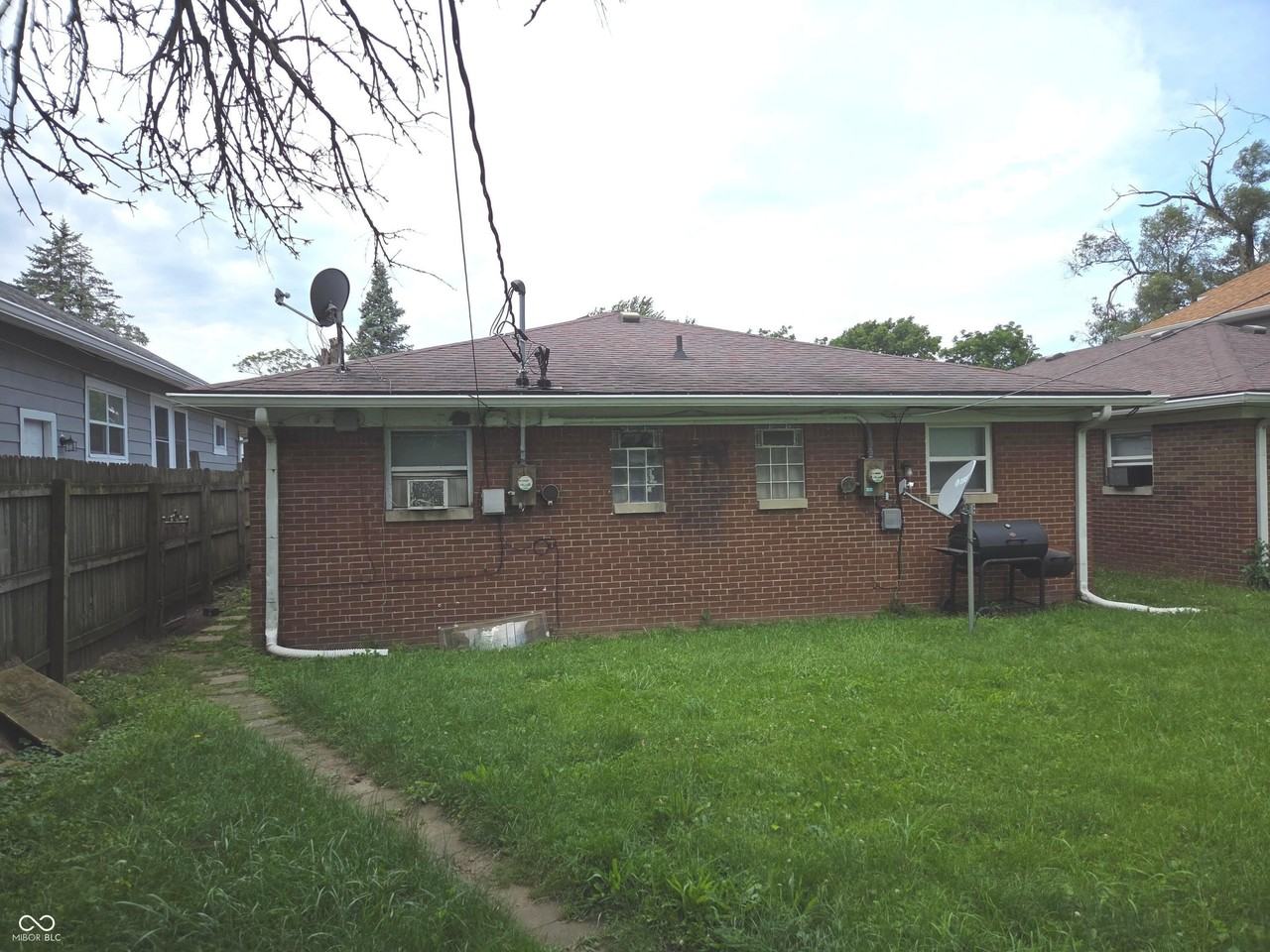 617 N Oxford St - Photo 4 of 4