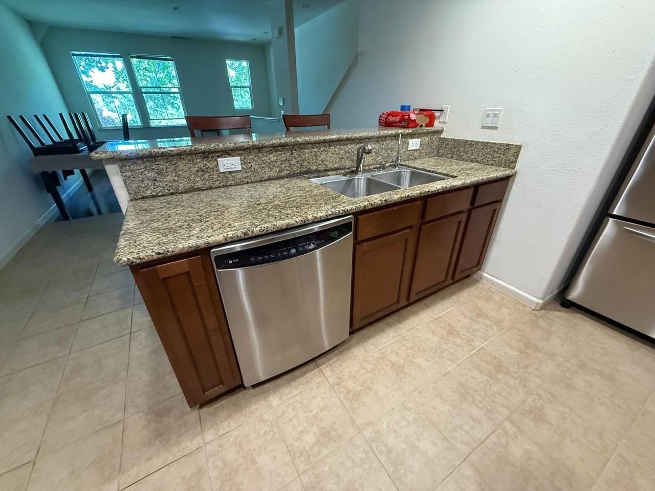 2492 Autumnvale Ave - Photo 6 of 21