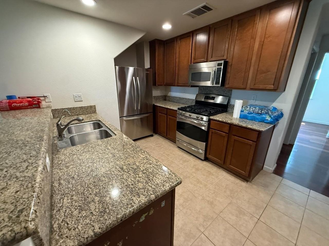 2492 Autumnvale Ave - Photo 7 of 21
