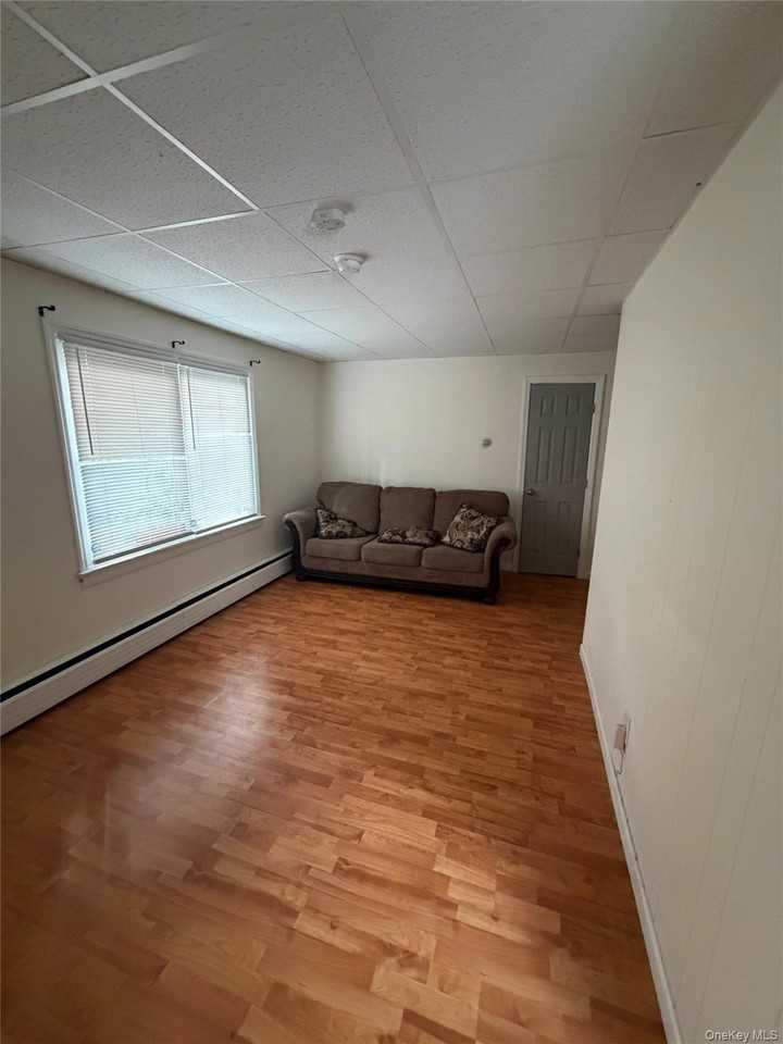 3 White St - Photo 4 of 28