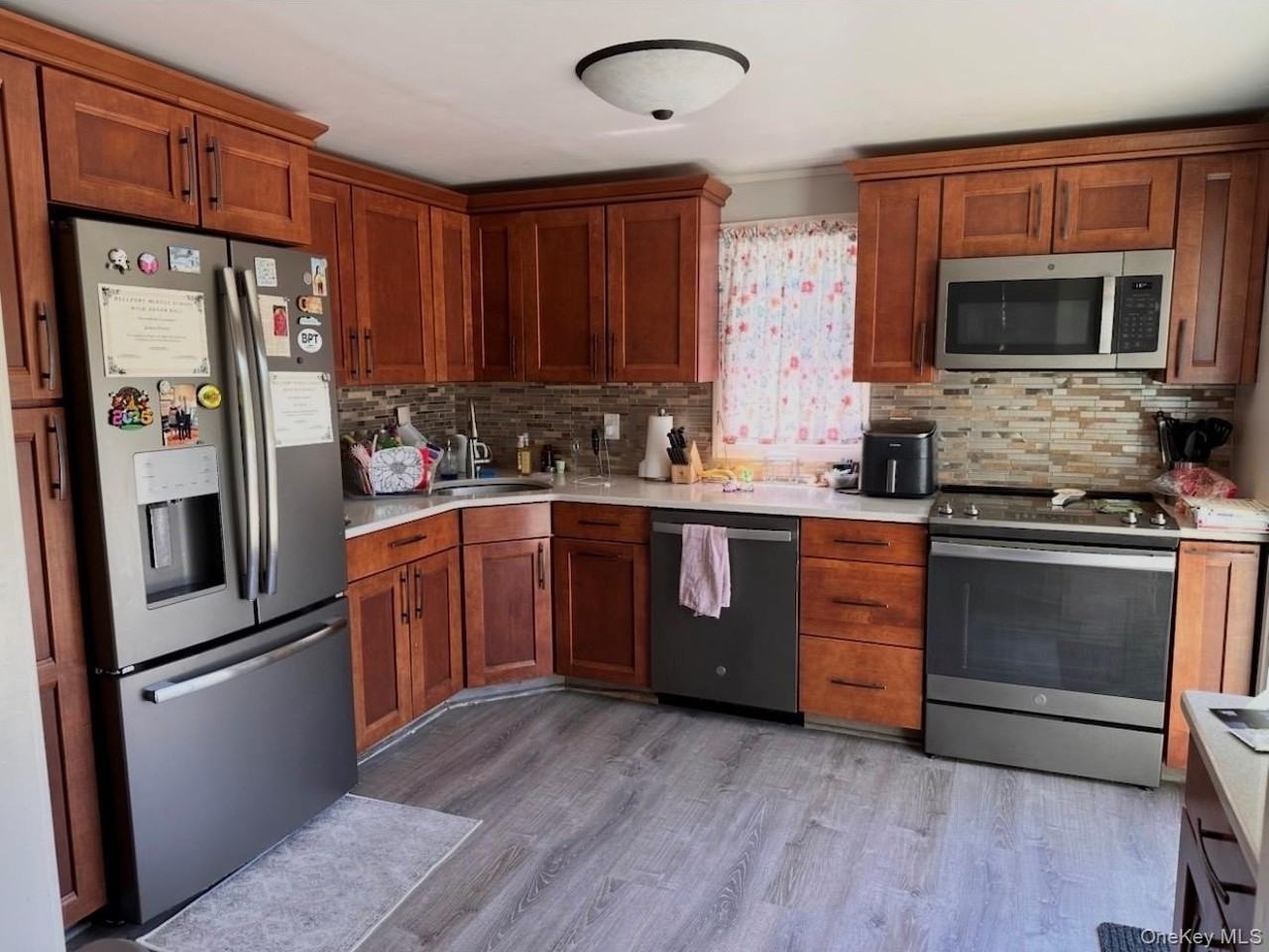 328 S Country Rd - Photo 2 of 10