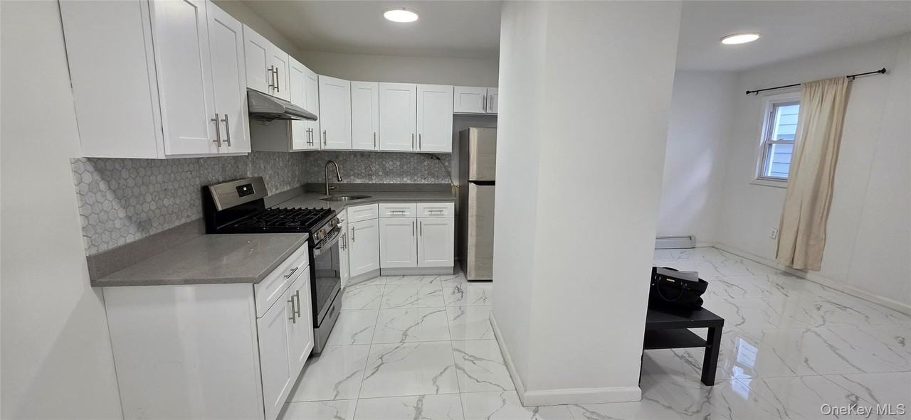 4557 149th St #1stFL - Photo 2 of 11