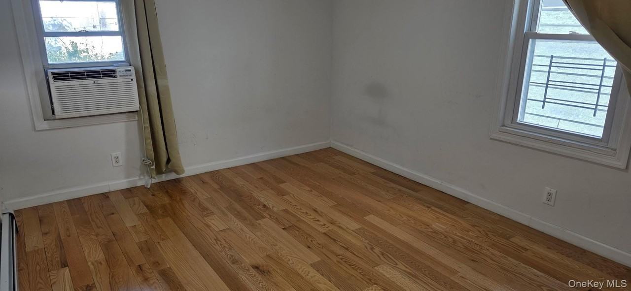 4557 149th St #1stFL - Photo 4 of 11