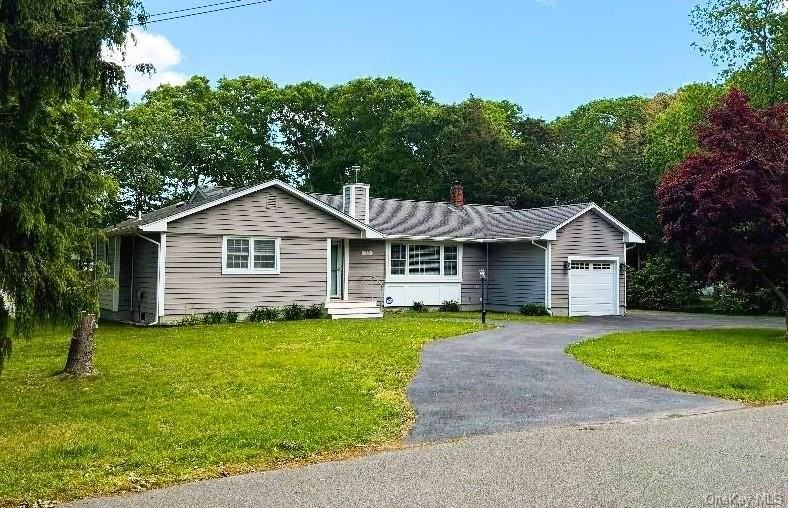 36 Matthews Dr - Photo 2 of 21