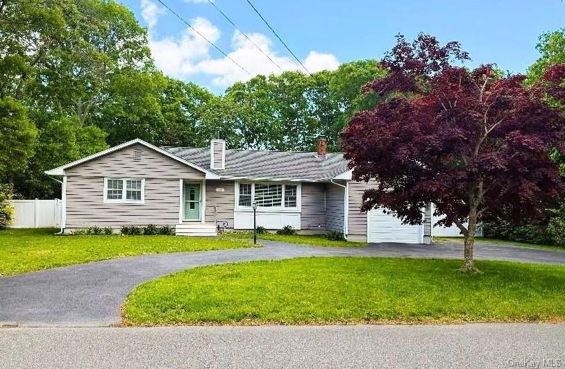 36 Matthews Dr - Photo 3 of 21