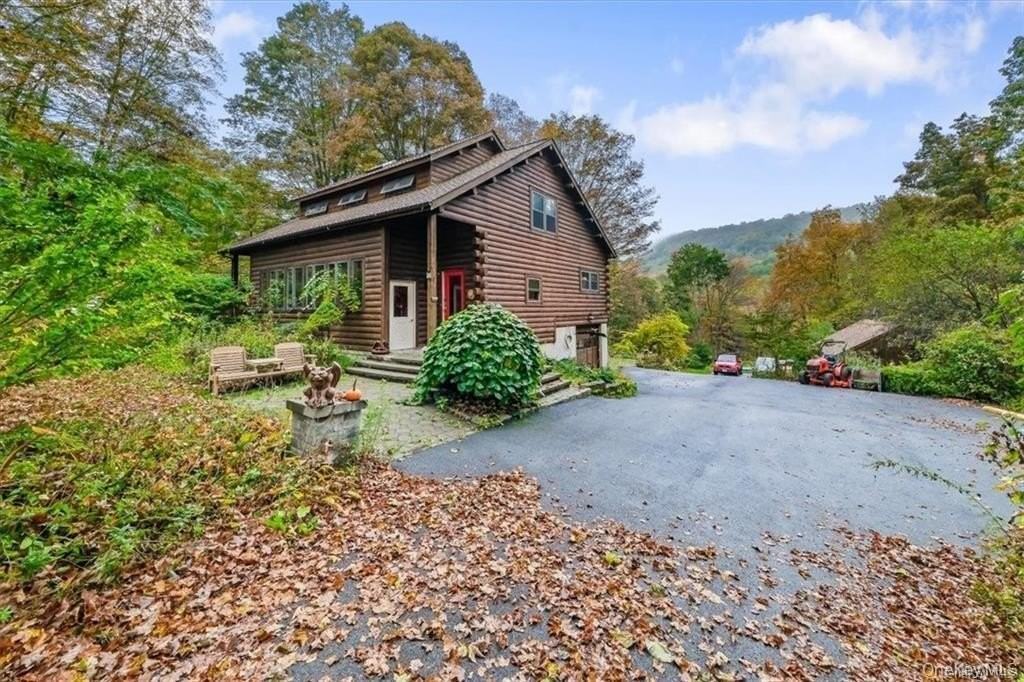 52 Cascade Rd - Photo 3 of 32