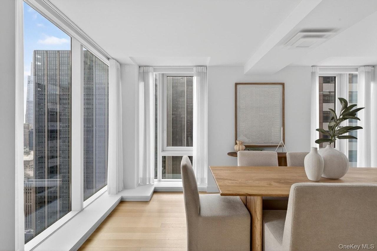 135 W 52nd St #PH4 - Photo 3 of 13