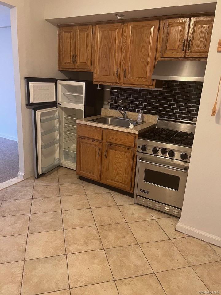 6361 Yellowstone Blvd #4L - Photo 2 of 5