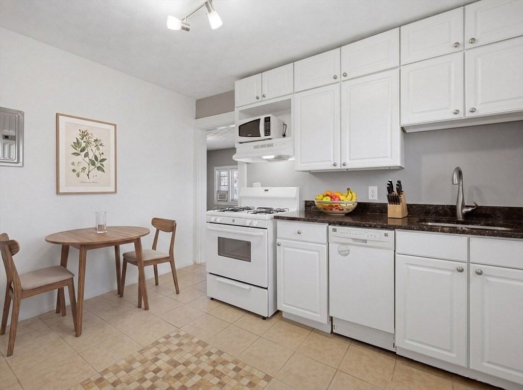 195 Concord Ave #11 - Photo 5 of 15