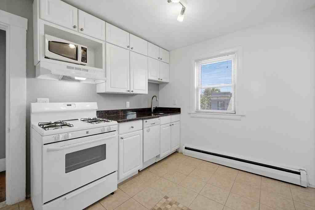 195 Concord Ave #11 - Photo 6 of 15
