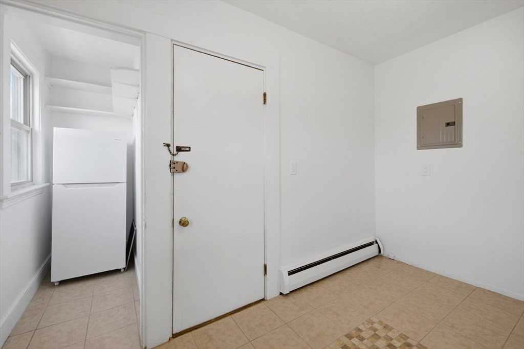 195 Concord Ave #11 - Photo 7 of 15