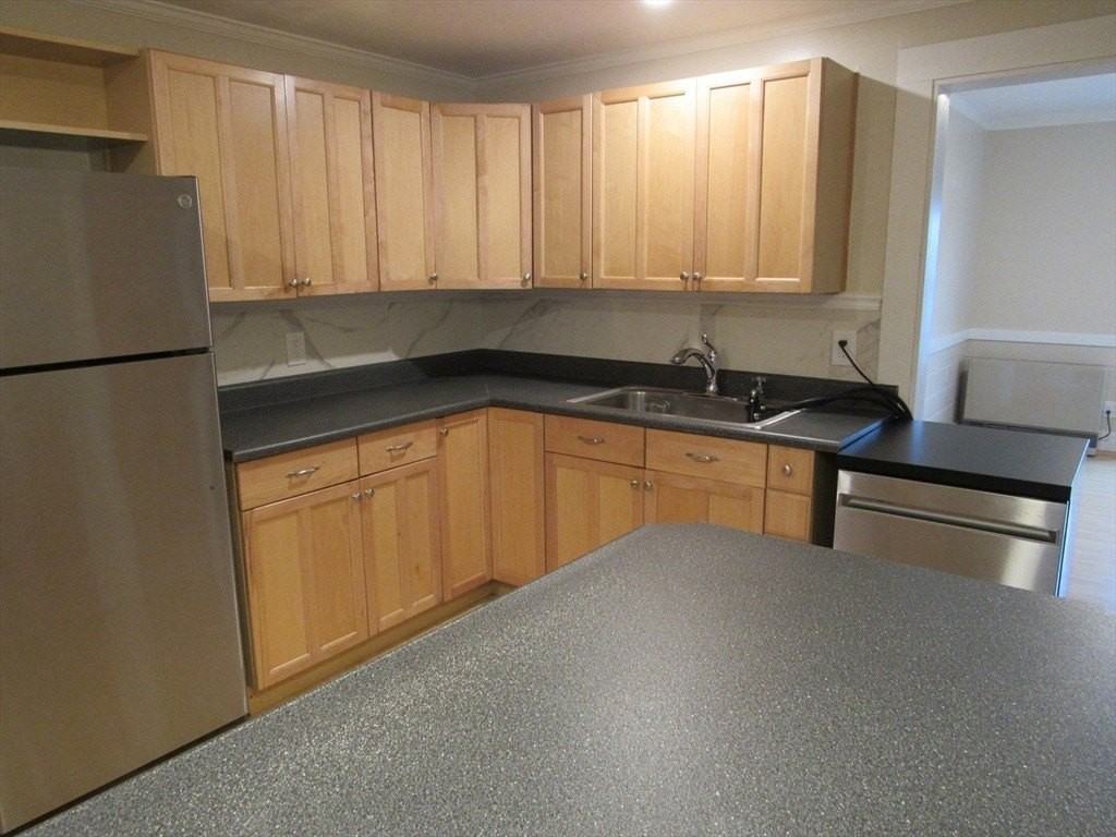 72 Emerald St #2 - Photo 4 of 25
