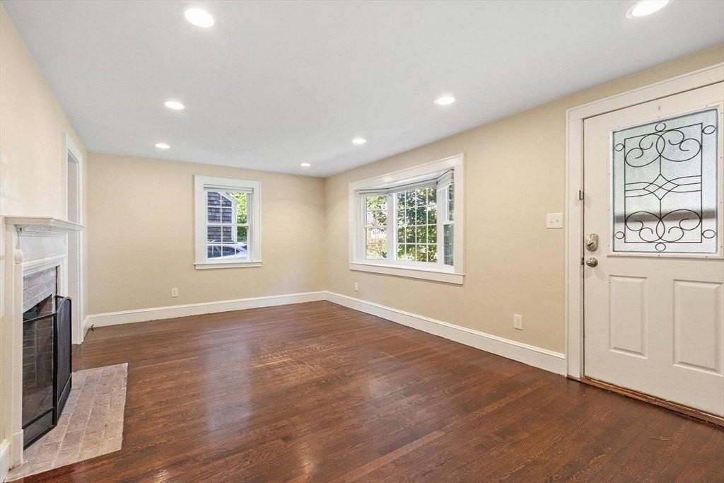 303 Central St - Photo 5 of 41