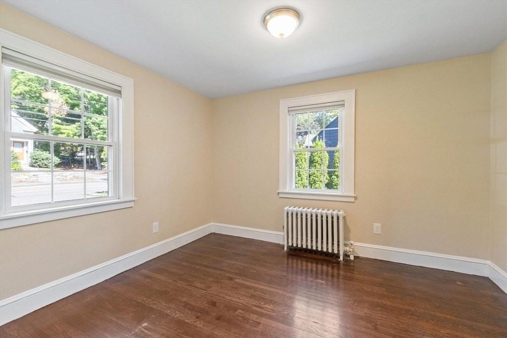 303 Central St - Photo 6 of 41