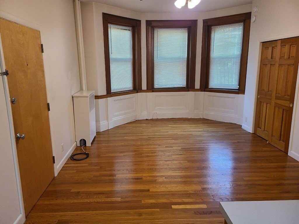 907 Beacon St #3