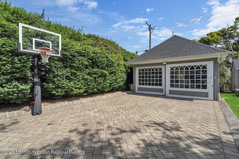 37 Ludlow Ave - Photo 7 of 50
