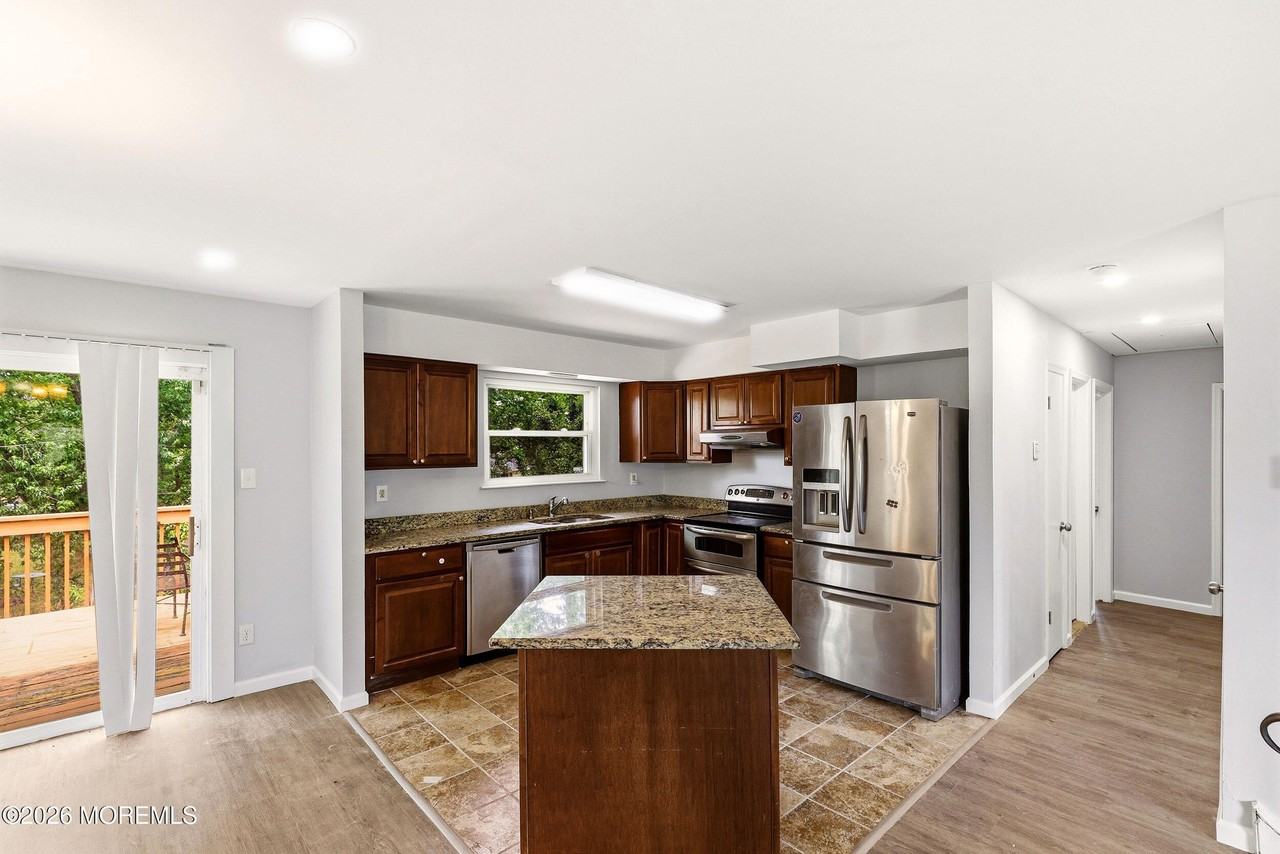3 Cherokee Dr - Photo 4 of 19
