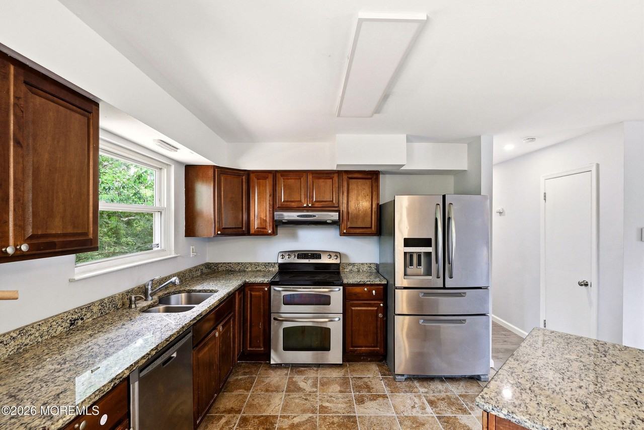 3 Cherokee Dr - Photo 5 of 19