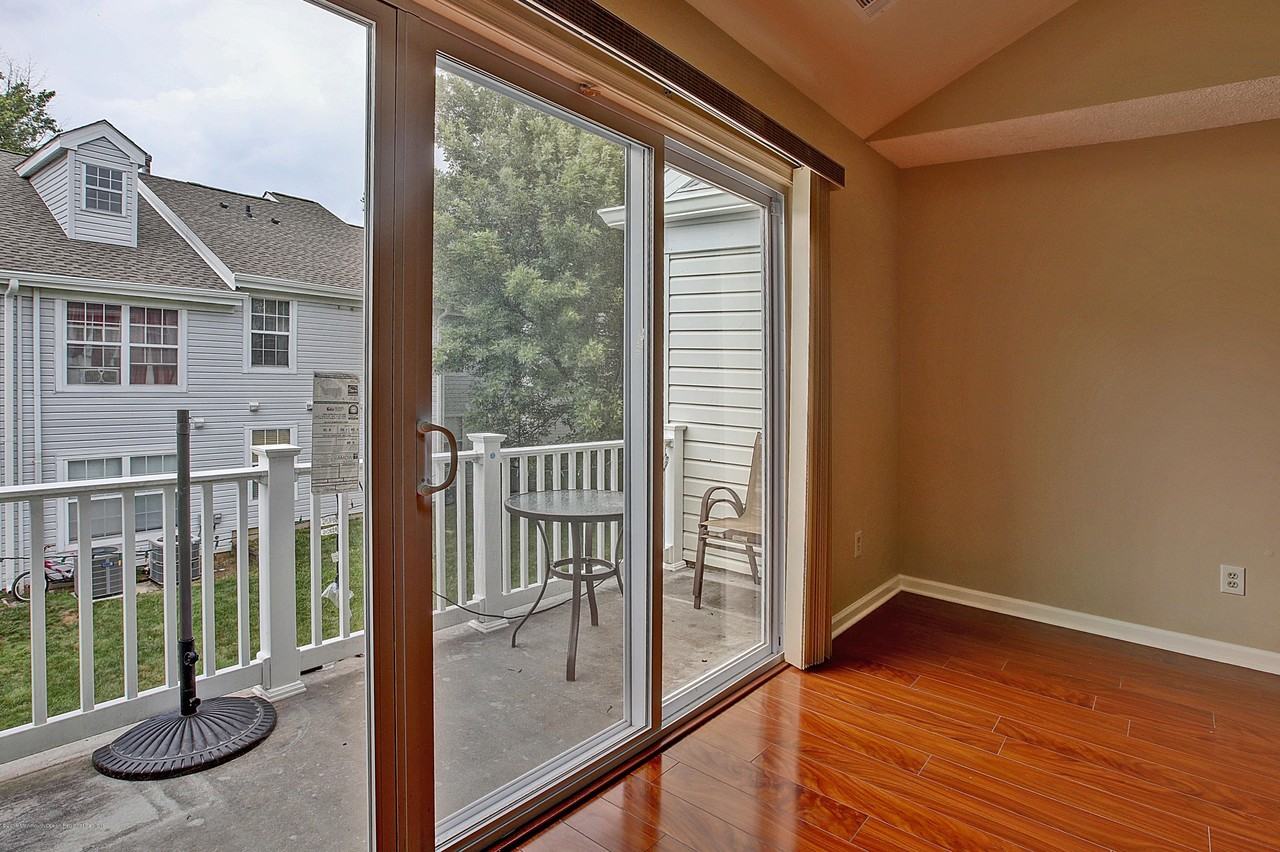 92 Tulip Ln - Photo 6 of 19
