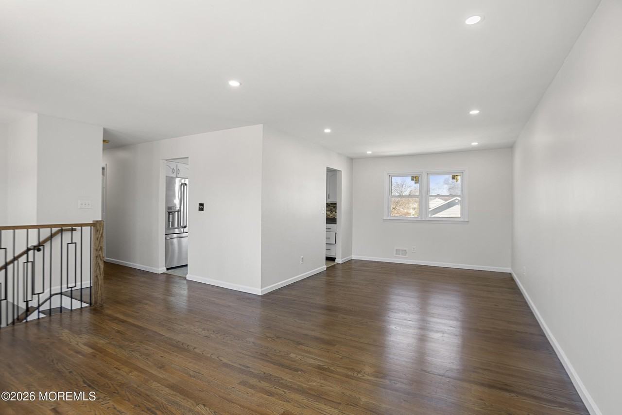 546 George Rd - Photo 4 of 13