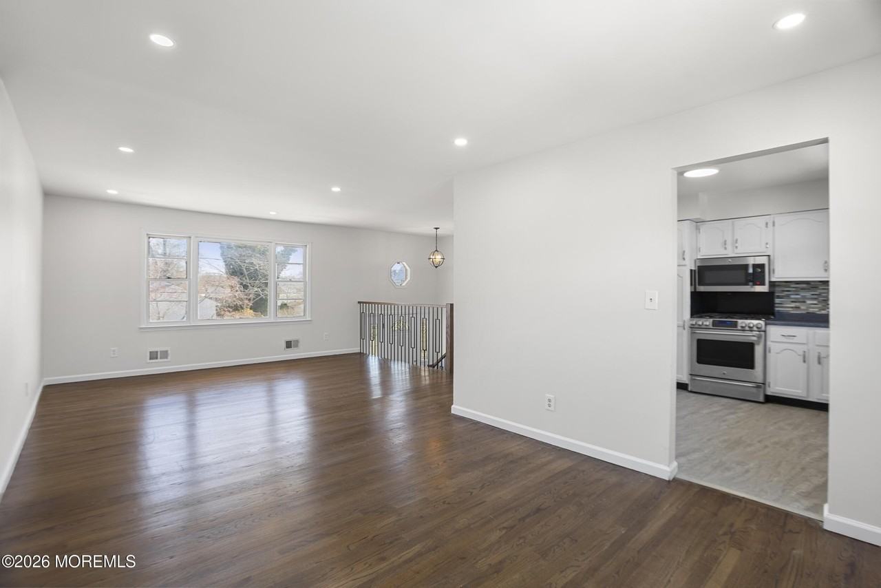 546 George Rd - Photo 5 of 13