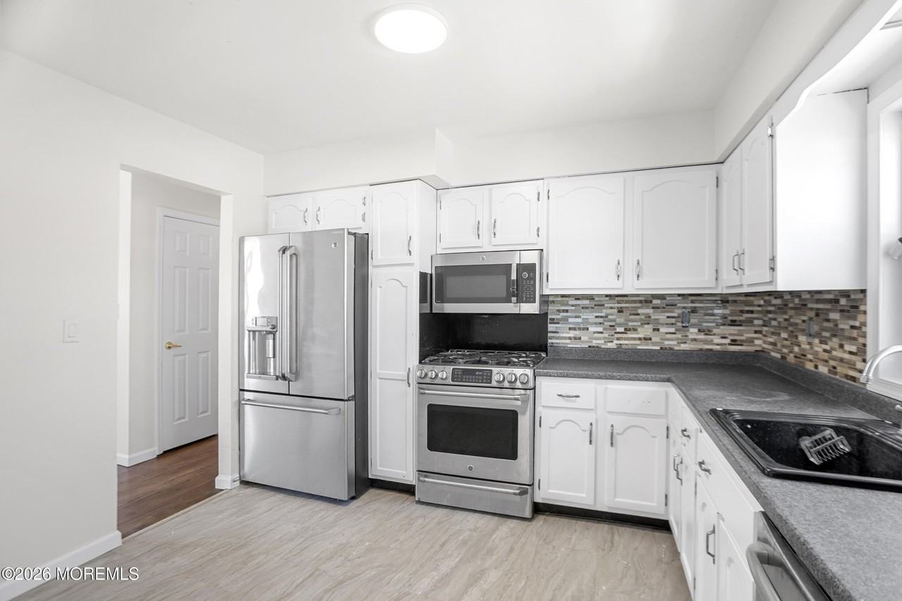 546 George Rd - Photo 6 of 13