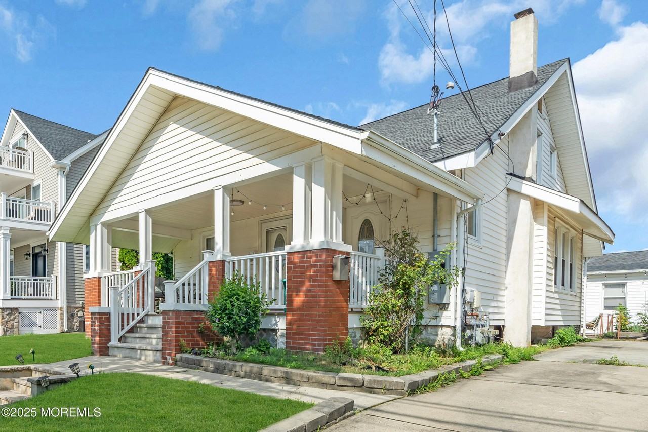 1705 A St - Photo 2 of 19