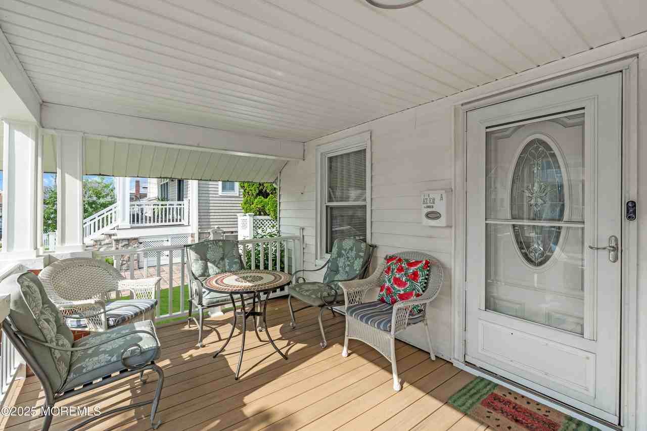 1705 A St - Photo 3 of 19