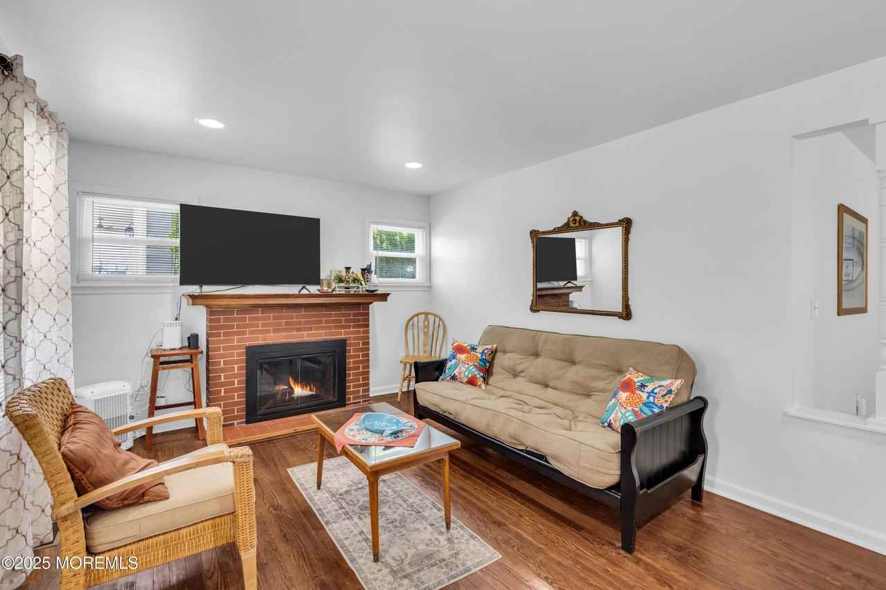 1705 A St - Photo 5 of 19