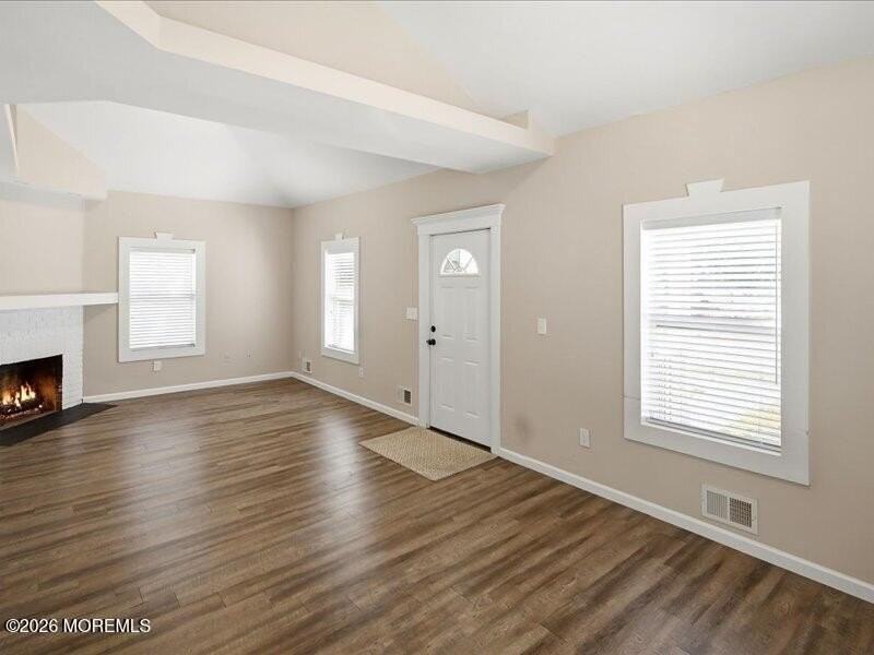 22 Carpenter St - Photo 5 of 29