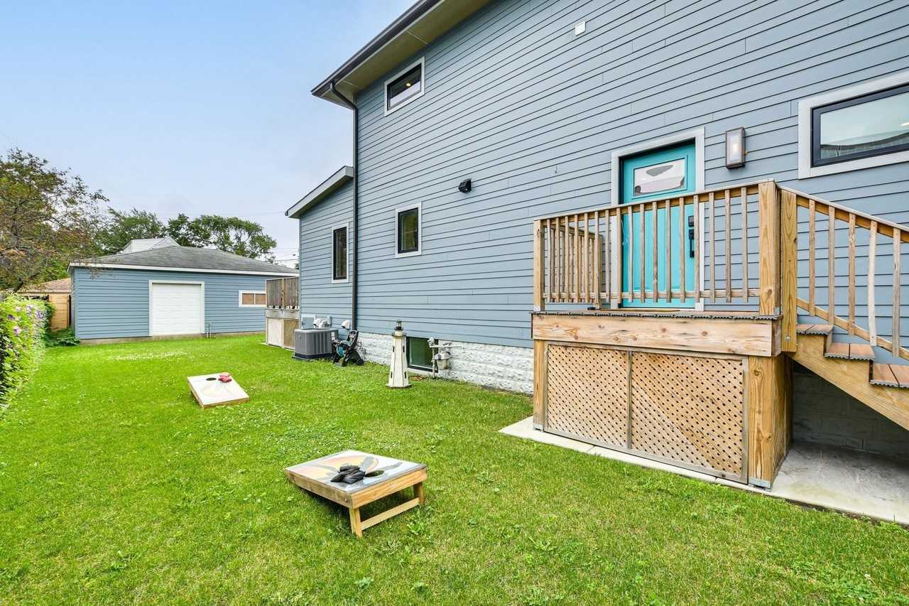 4727 N Kiona Ave - Photo 5 of 40