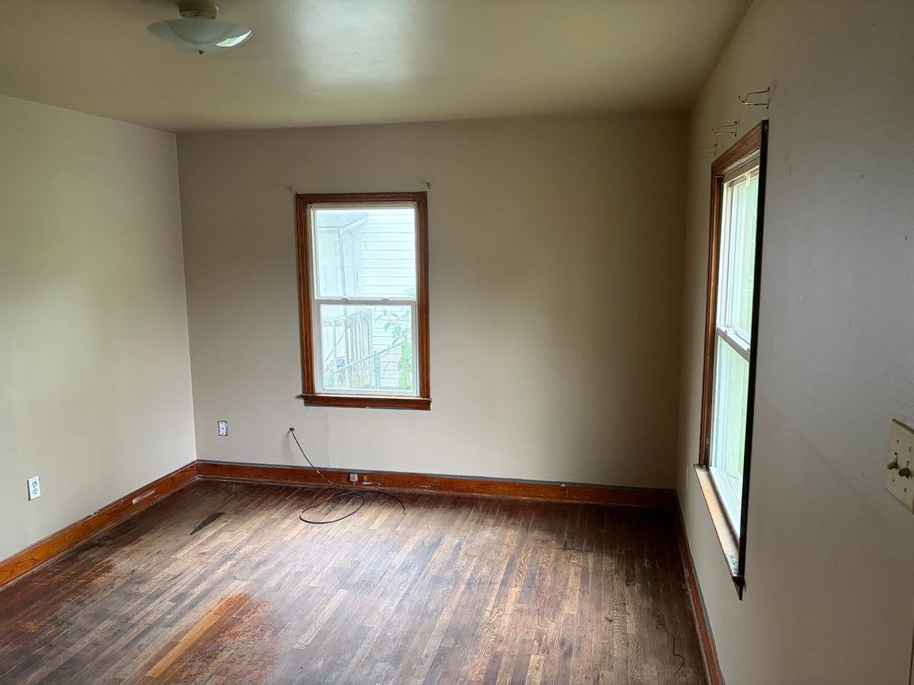 1117 N 32nd St - Photo 6 of 13