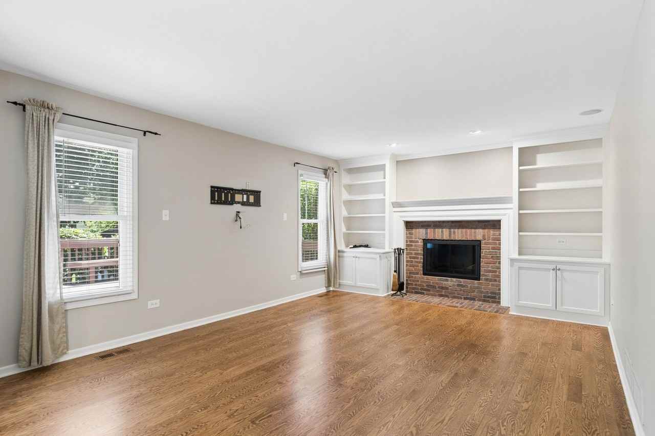 2408 Newport Dr - Photo 4 of 25