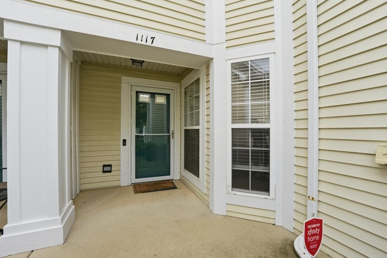 1117 Hawthorne Ln #1117 - Photo 4 of 36
