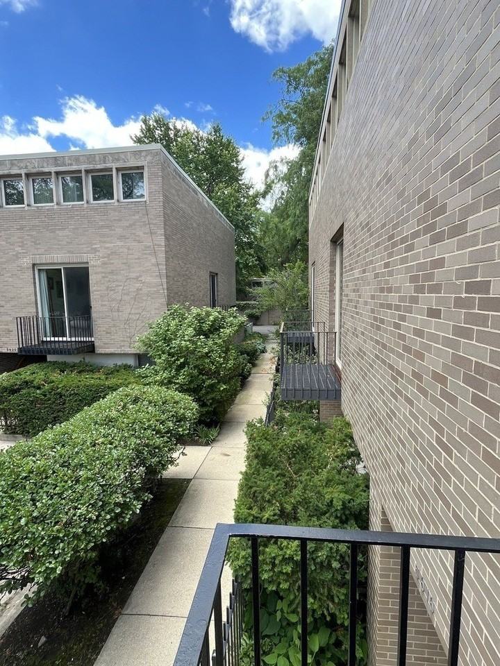 5616 S Harper Ave - Photo 4 of 42