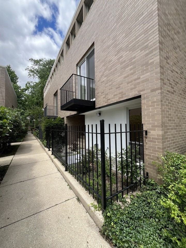 5616 S Harper Ave - Photo 5 of 42