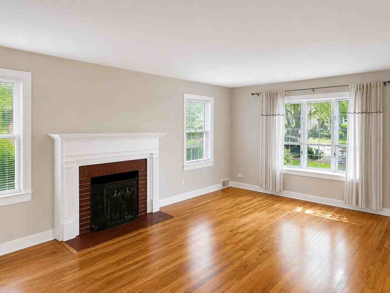 4529 Saratoga Ave - Photo 2 of 11